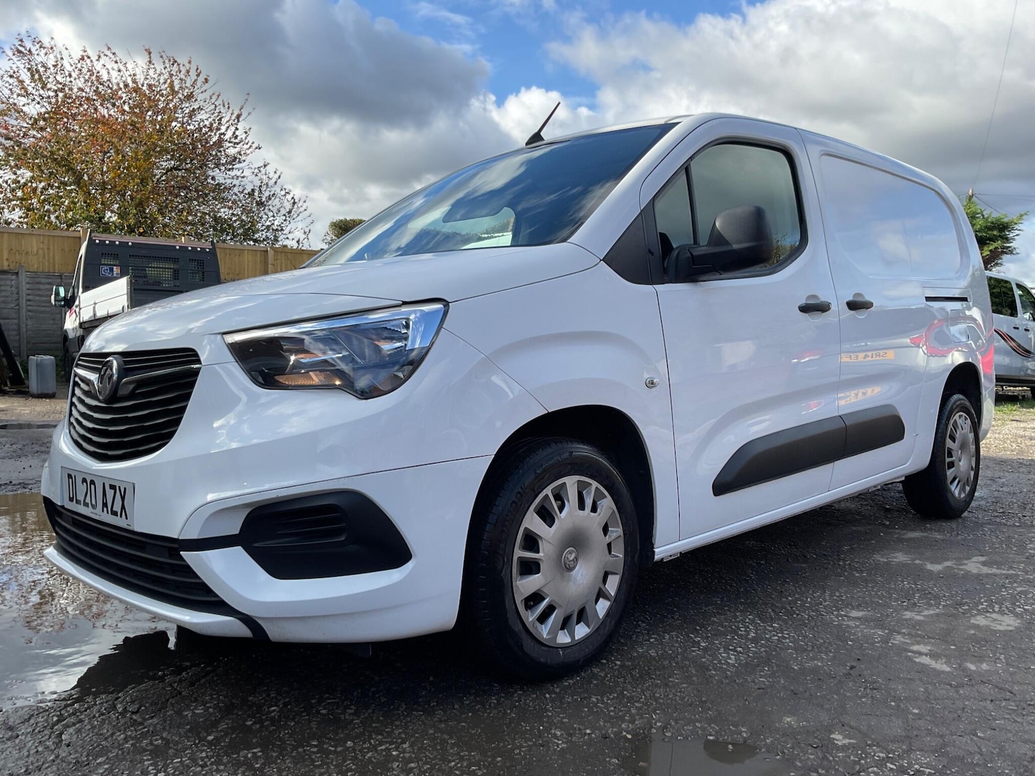 Used Vauxhall Combo 2020 for sale - 76370675: Photo 3