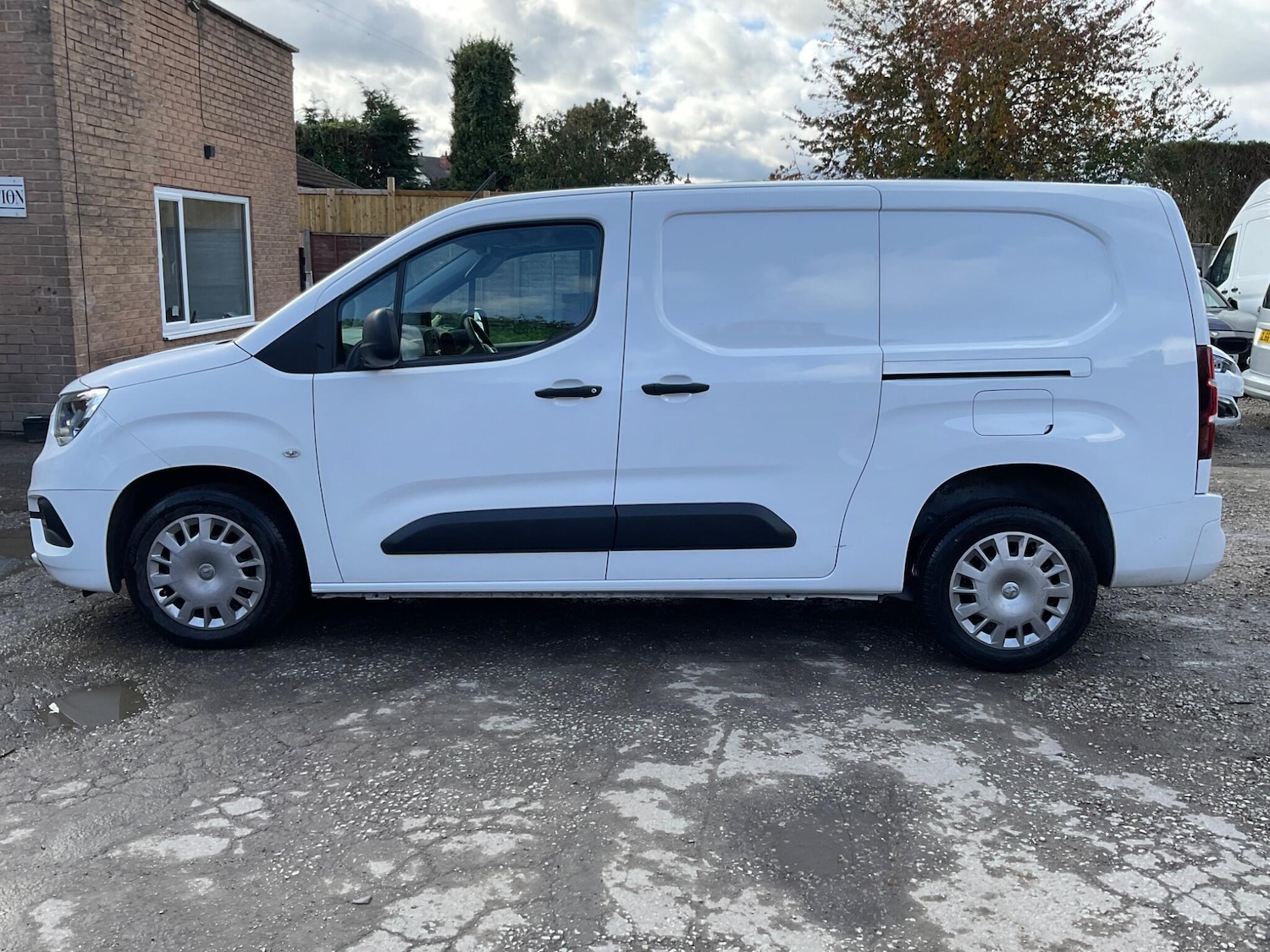 Used Vauxhall Combo 2020 for sale - 76370675: Photo 4