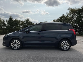 Used Peugeot 5008 2014 for sale - 75646499: Photo