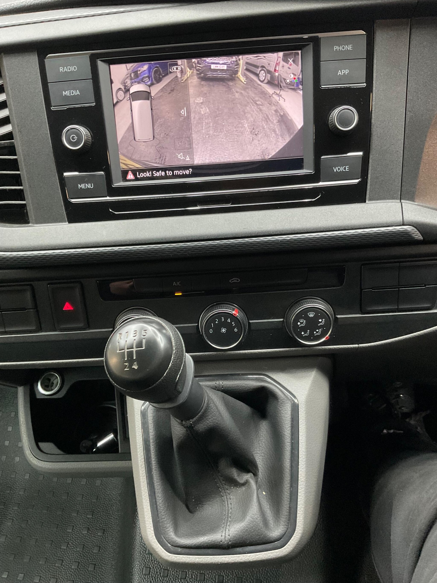 Used Volkswagen Transporter 2023 for sale - 76398293: Photo 14