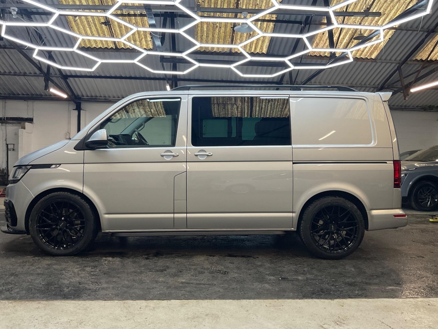 Used Volkswagen Transporter 2021 for sale - 75949625: Photo 1