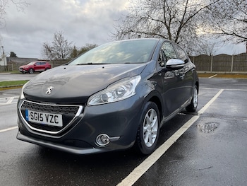 Used Peugeot 208 2015 for sale - 77978055: Photo