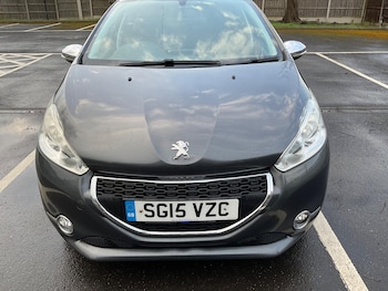 Used Peugeot 208 2015 for sale - 77978055: Photo