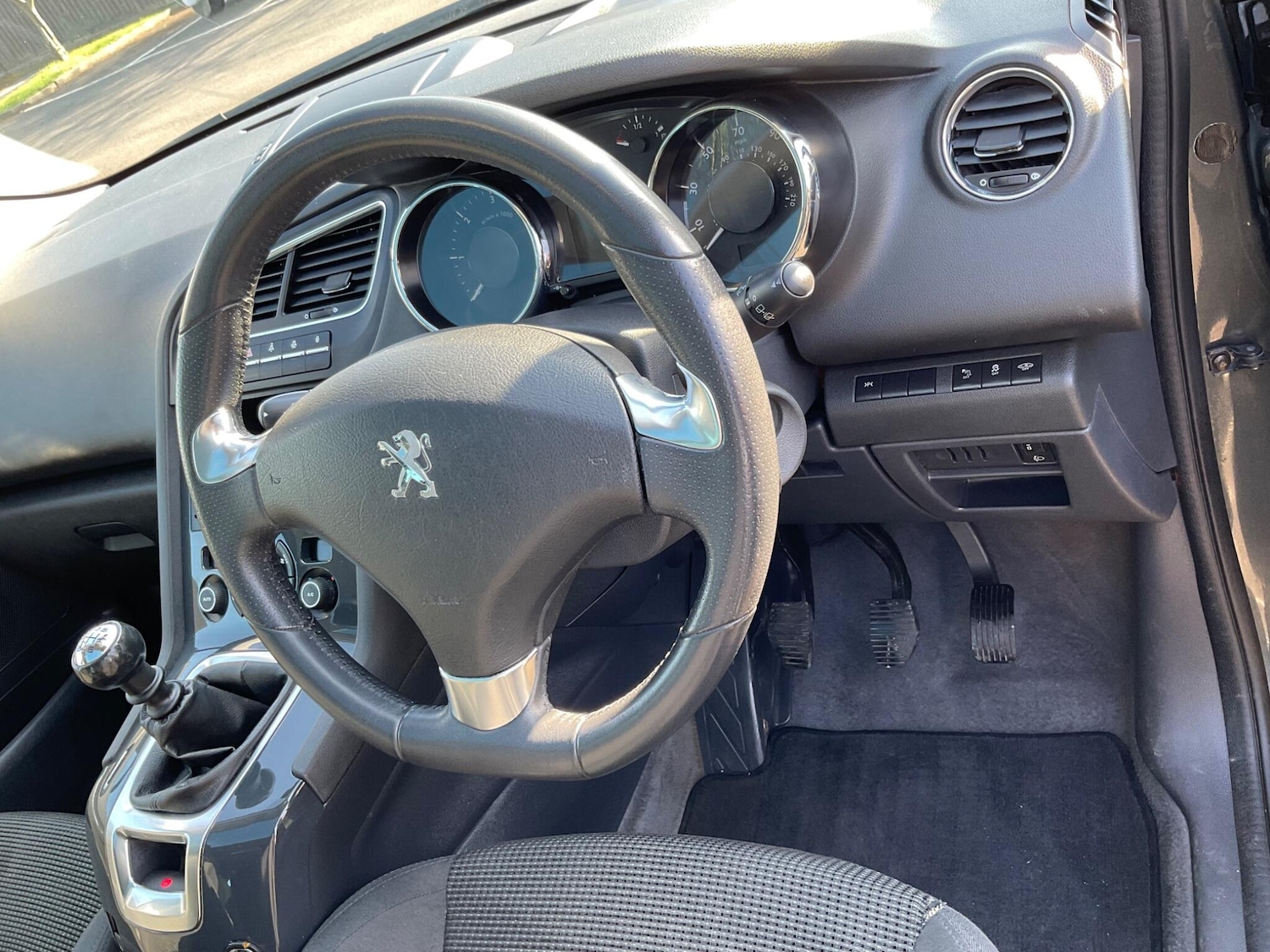 Used Peugeot 5008 2015 for sale - 77970098: Photo 11