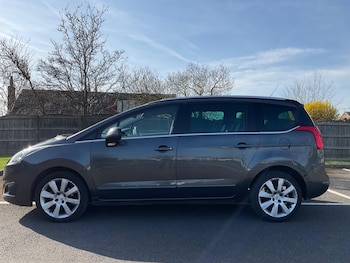 Used Peugeot 5008 2015 for sale - 77970098: Photo