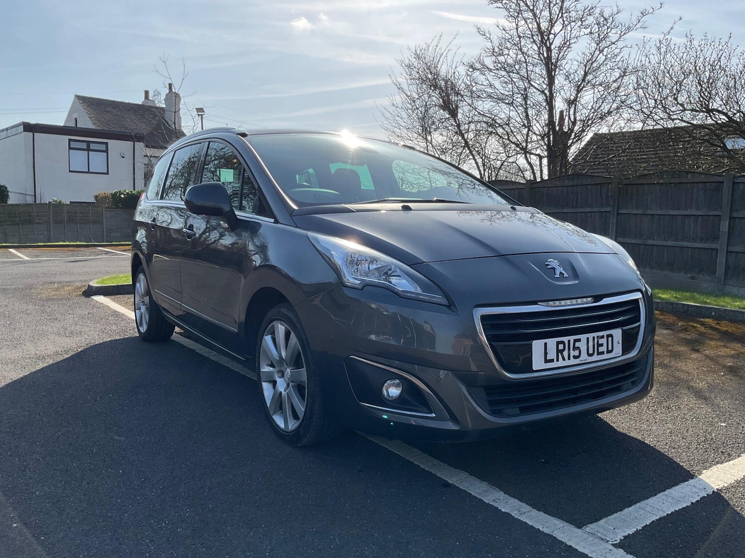 Used Peugeot 5008 2015 for sale - 77970098: Photo 8