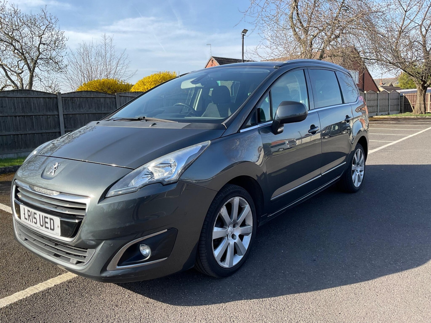 Used Peugeot 5008 2015 for sale - 77970098: Photo 9