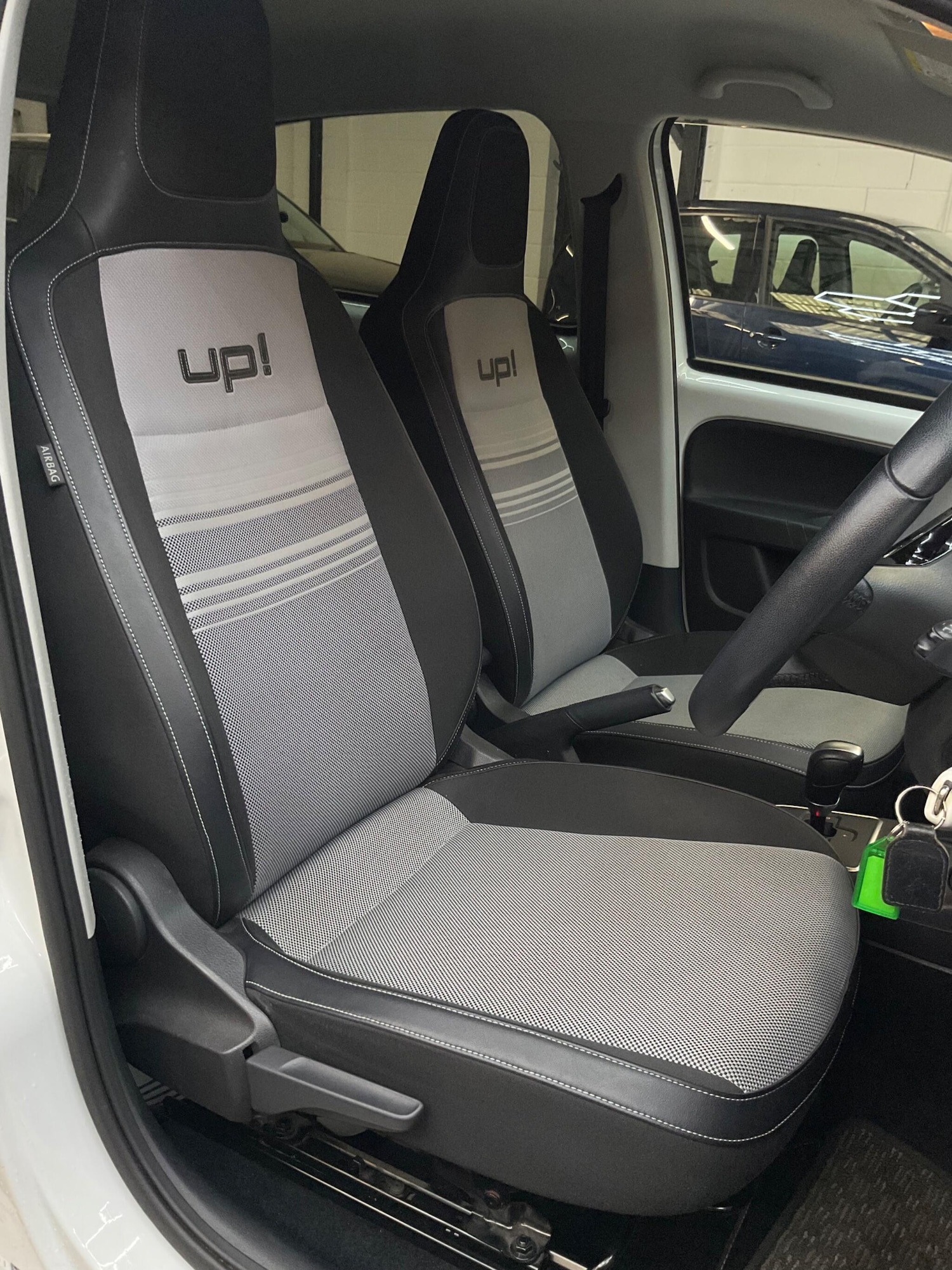 Used Volkswagen up! 2025 for sale - 76989206: Photo 13