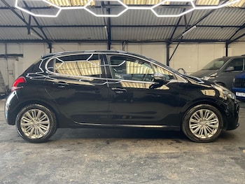 Used Peugeot 208 2017 for sale - 78684648: Photo