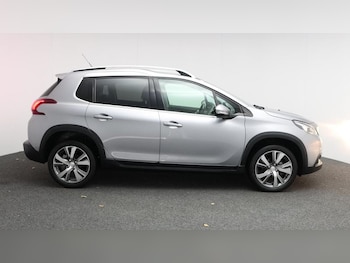 Used Peugeot 2008 2019 for sale - 77435111: Photo