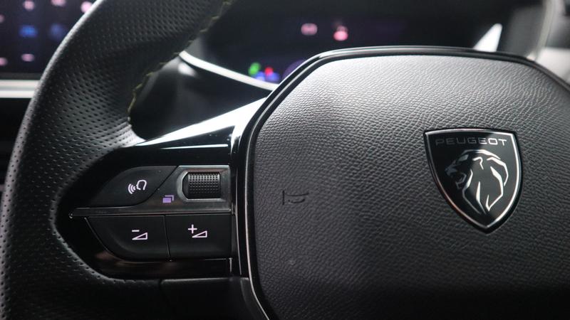 Used Peugeot E-2008 2023 for sale - 77381572: Photo 12