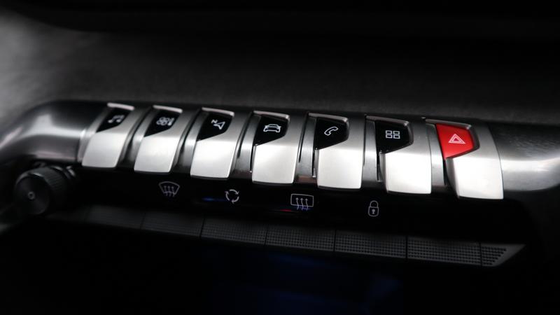 Used Peugeot 3008 2023 for sale - 77901109: Photo 28