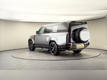 Used Land Rover Defender 130 2023 for sale - 78228447: Photo