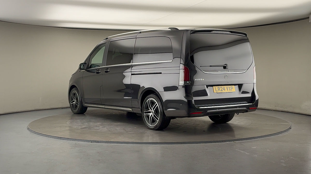 Used Mercedes-Benz V-Class 2024 for sale - 78213274: Photo 2