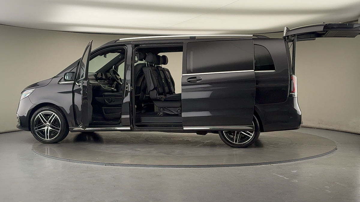 Used Mercedes-Benz V-Class 2024 for sale - 78213274: Photo 46