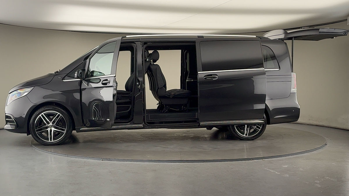 Used Mercedes-Benz V-Class 2024 for sale - 78213274: Photo 47