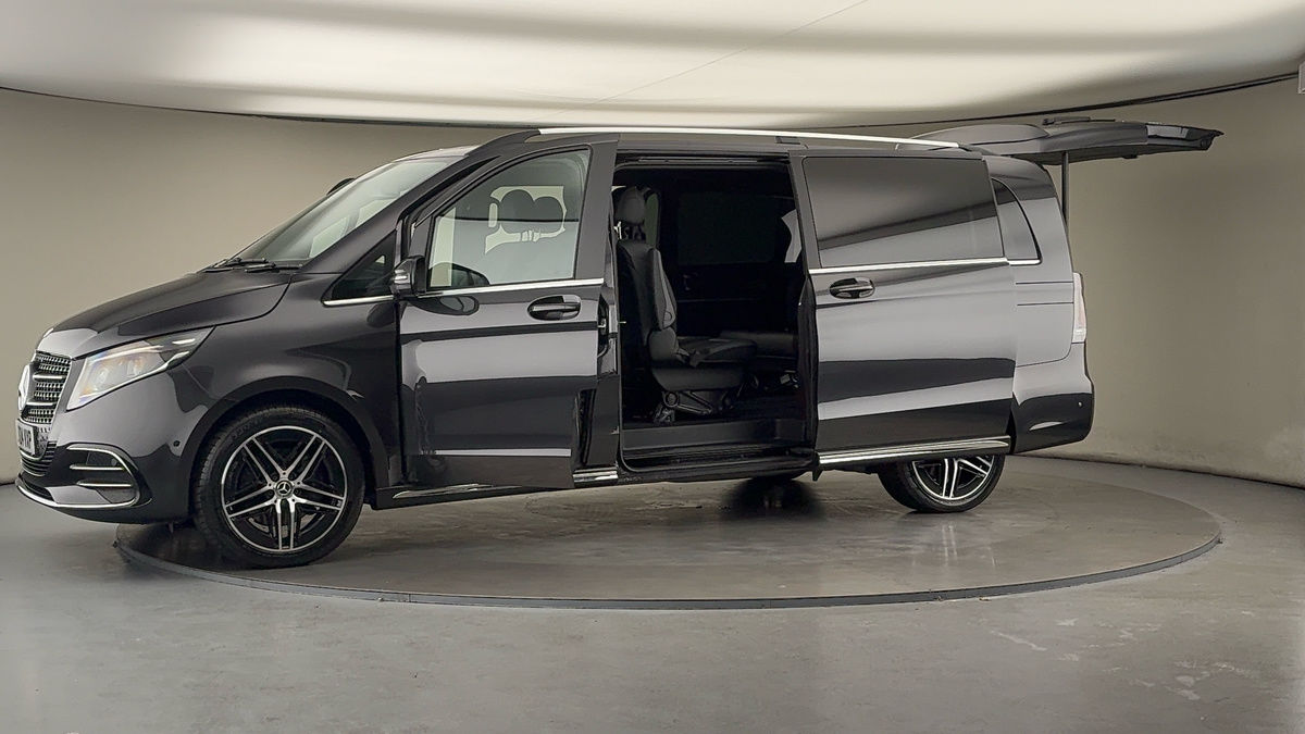 Used Mercedes-Benz V-Class 2024 for sale - 78213274: Photo 48