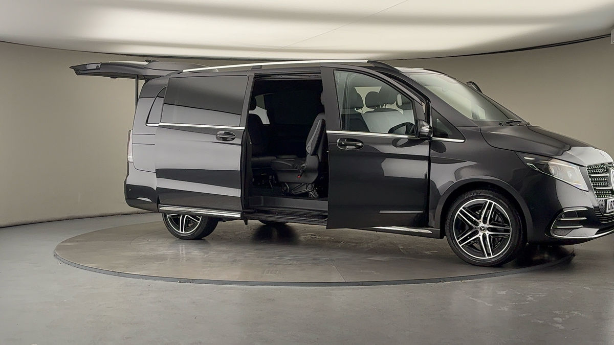 Used Mercedes-Benz V-Class 2024 for sale - 78213274: Photo 54