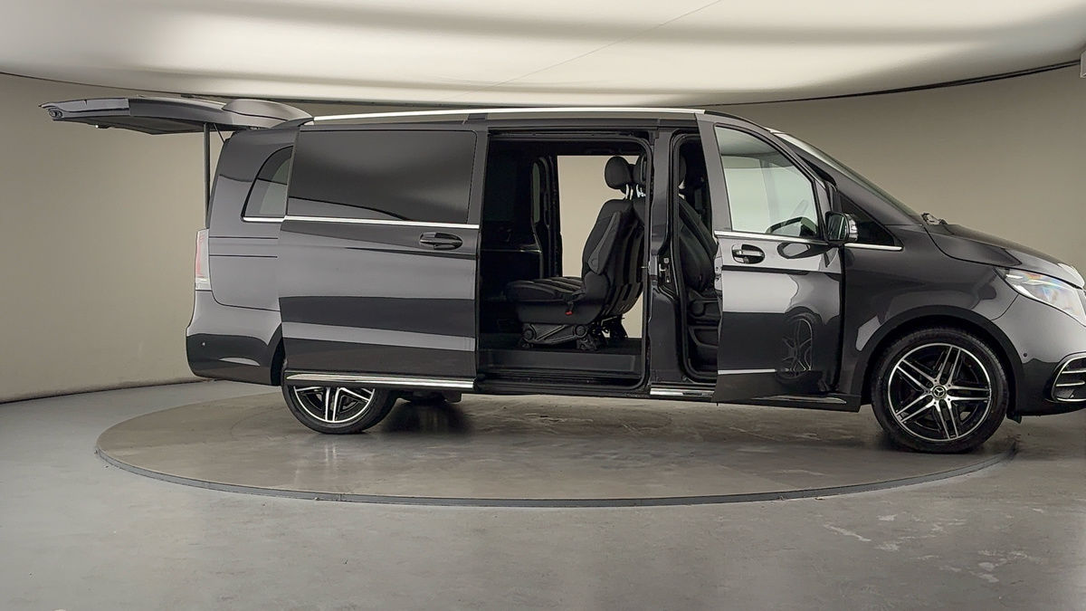 Used Mercedes-Benz V-Class 2024 for sale - 78213274: Photo 55