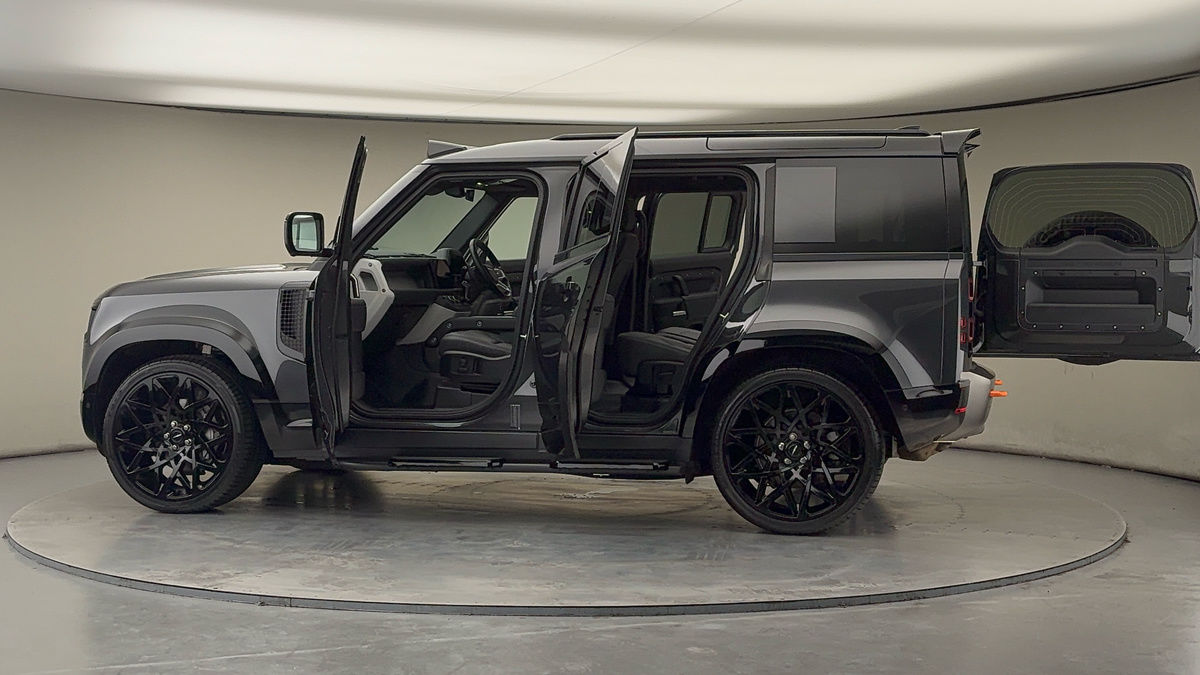 Used Land Rover Defender 2024 for sale - 77494458: Photo 50