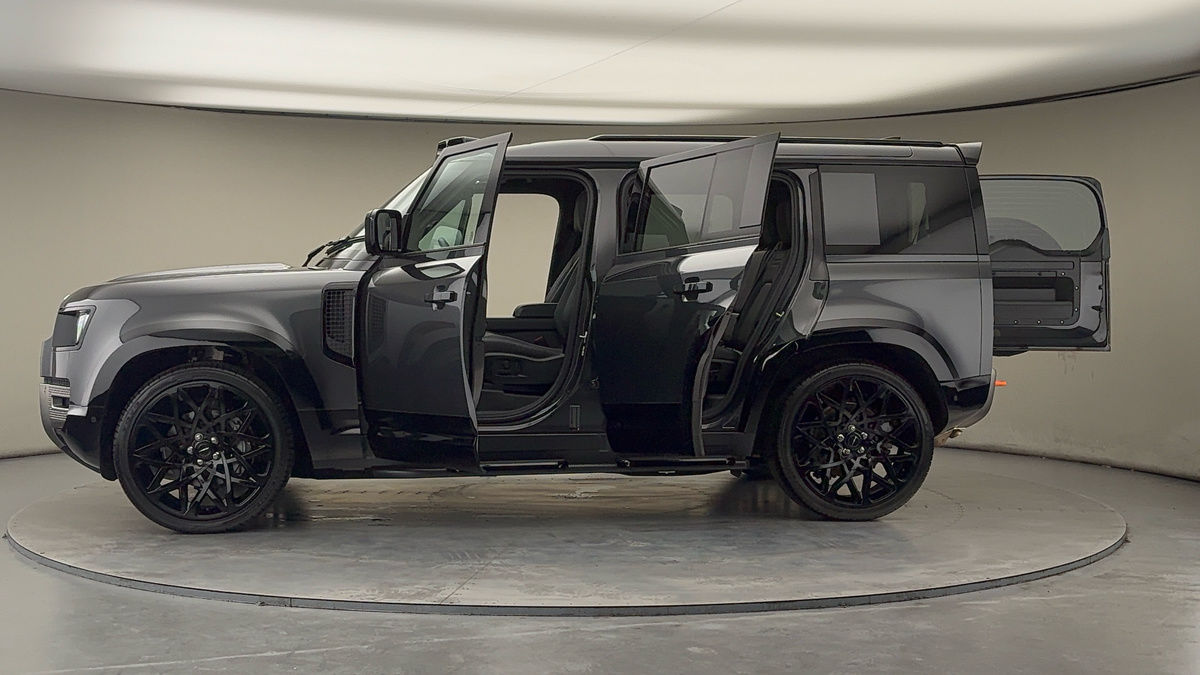 Used Land Rover Defender 2024 for sale - 77494458: Photo 51