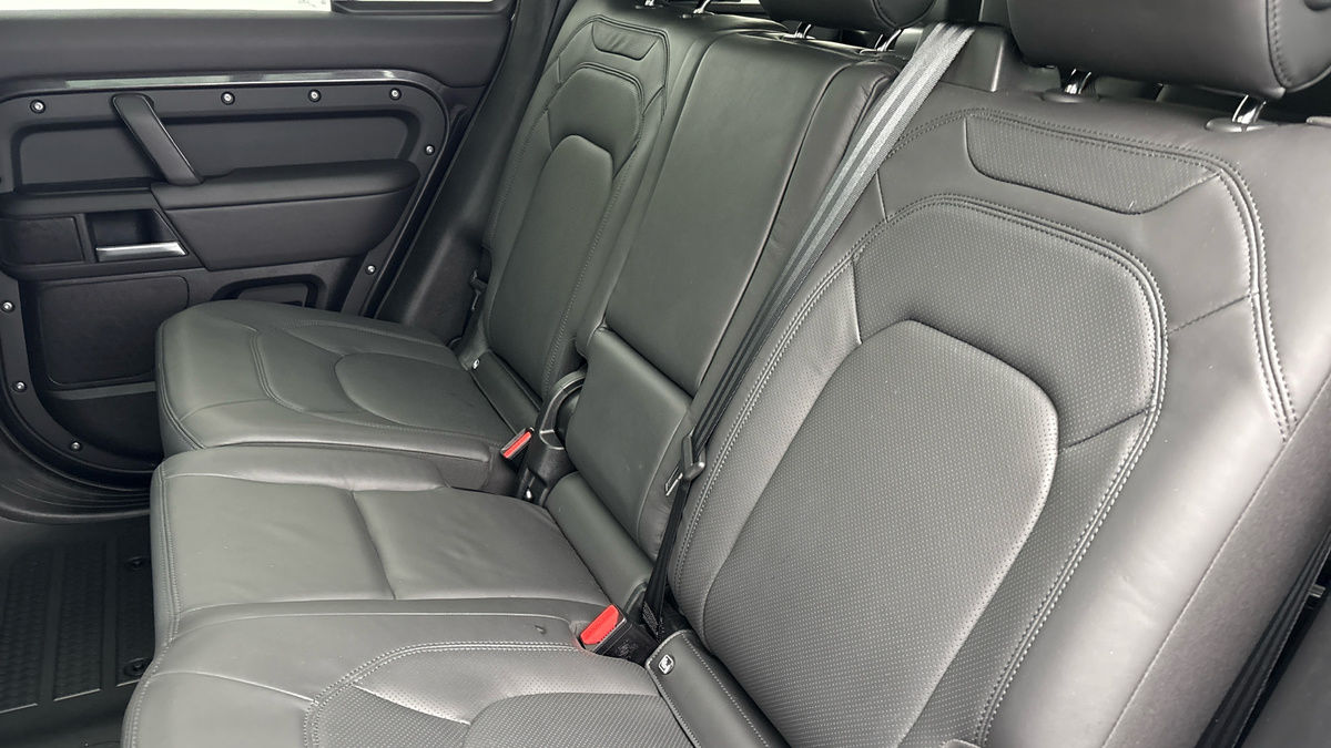 Used Land Rover Defender 2024 for sale - 77494458: Photo 8
