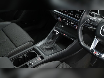 Used Audi Q3 2022 for sale - 74998870: Photo