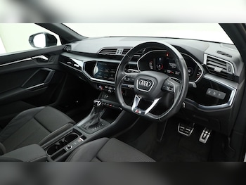 Used Audi Q3 2022 for sale - 74998870: Photo