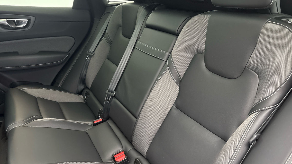 Used Volvo XC60 2021 for sale - 75833406: Photo 8