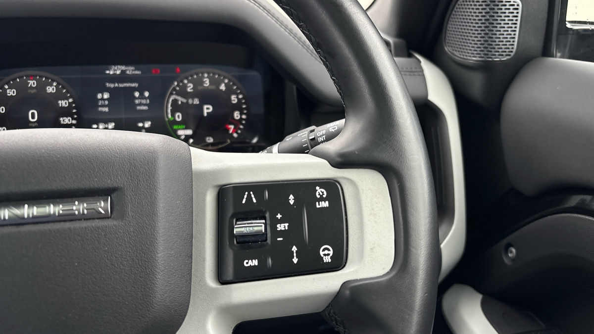 Used Land Rover Defender 110 2023 for sale - 77342456: Photo 14