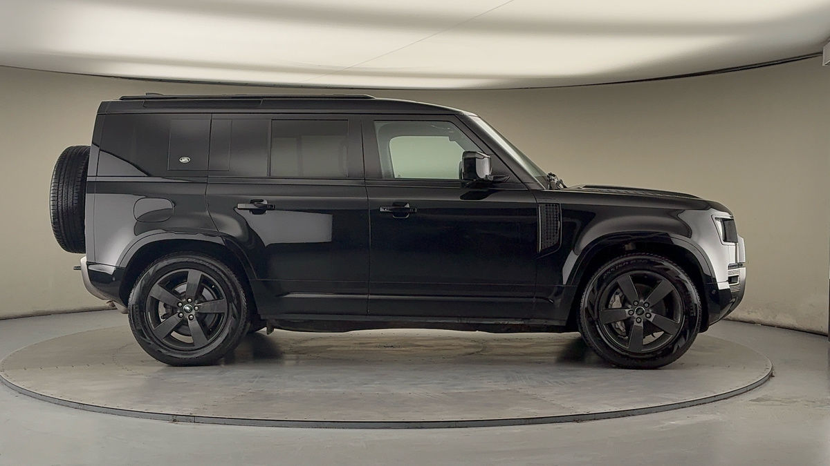 Used Land Rover Defender 110 2023 for sale - 77342456: Photo 16