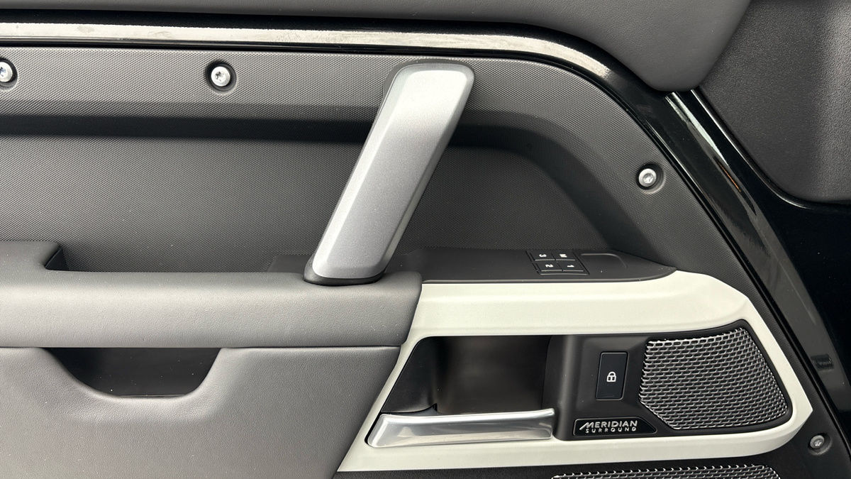 Used Land Rover Defender 110 2023 for sale - 77342456: Photo 19