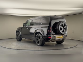 Used Land Rover Defender 110 2023 for sale - 77342456: Photo