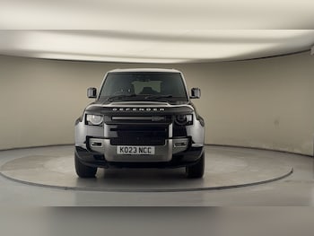 Used Land Rover Defender 110 2023 for sale - 77342456: Photo