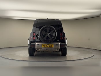 Used Land Rover Defender 110 2023 for sale - 77342456: Photo