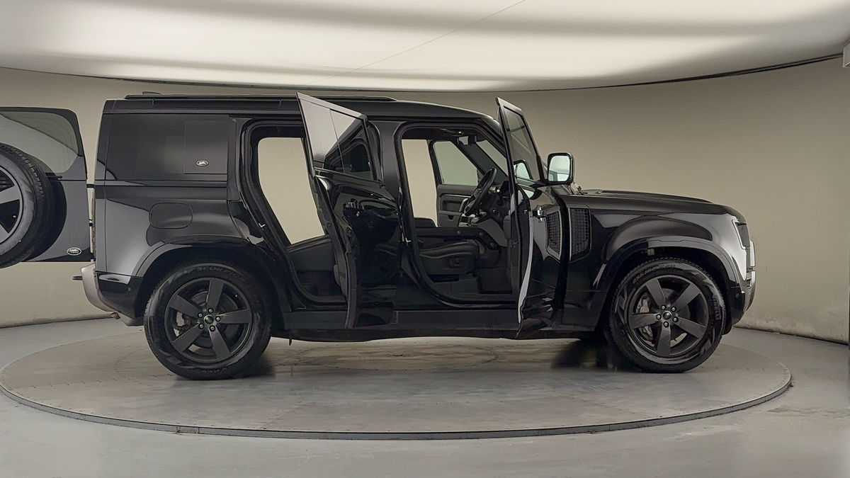 Used Land Rover Defender 110 2023 for sale - 77342456: Photo 56