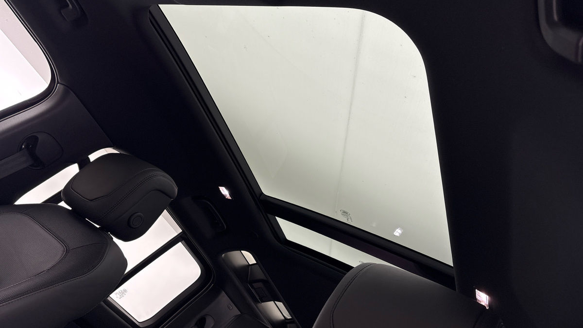 Used Land Rover Defender 110 2023 for sale - 77342456: Photo 6