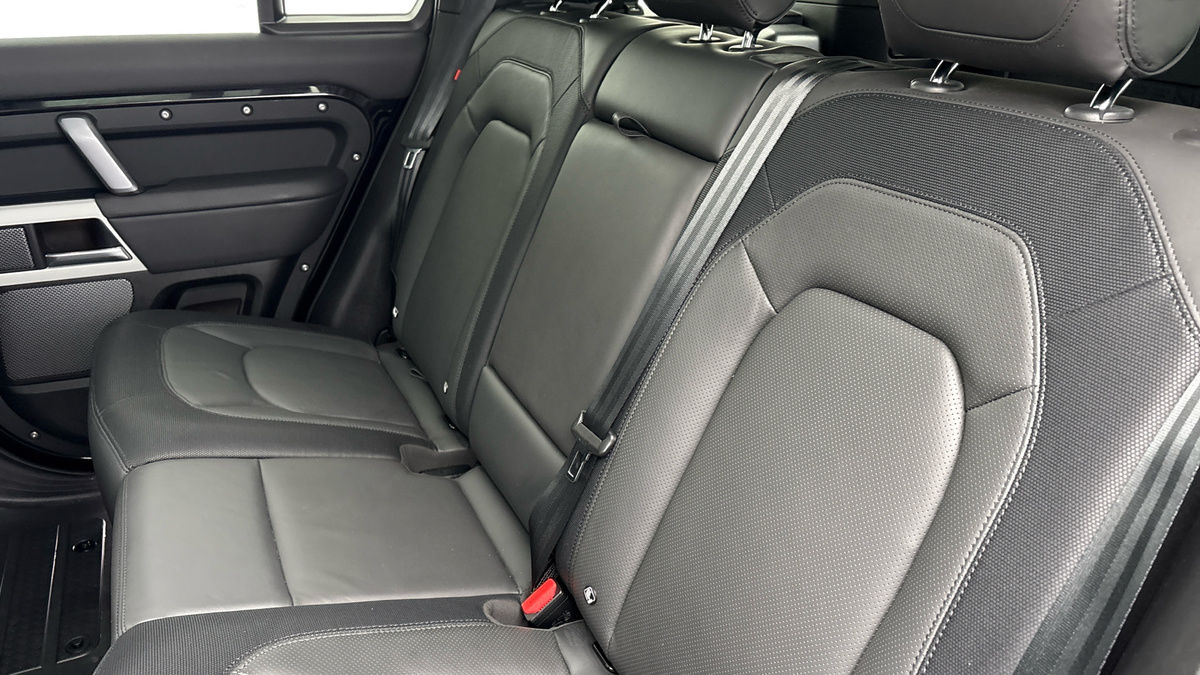 Used Land Rover Defender 110 2023 for sale - 77342456: Photo 8