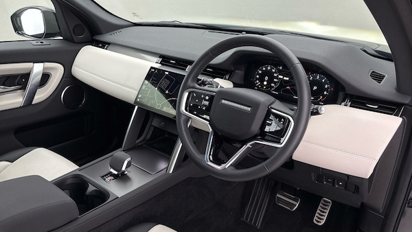 Used Land Rover Discovery Sport 2023 for sale - 76211100: Photo 5