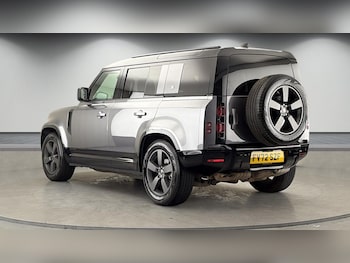 Used Land Rover Defender 110 2023 for sale - 78769695: Photo