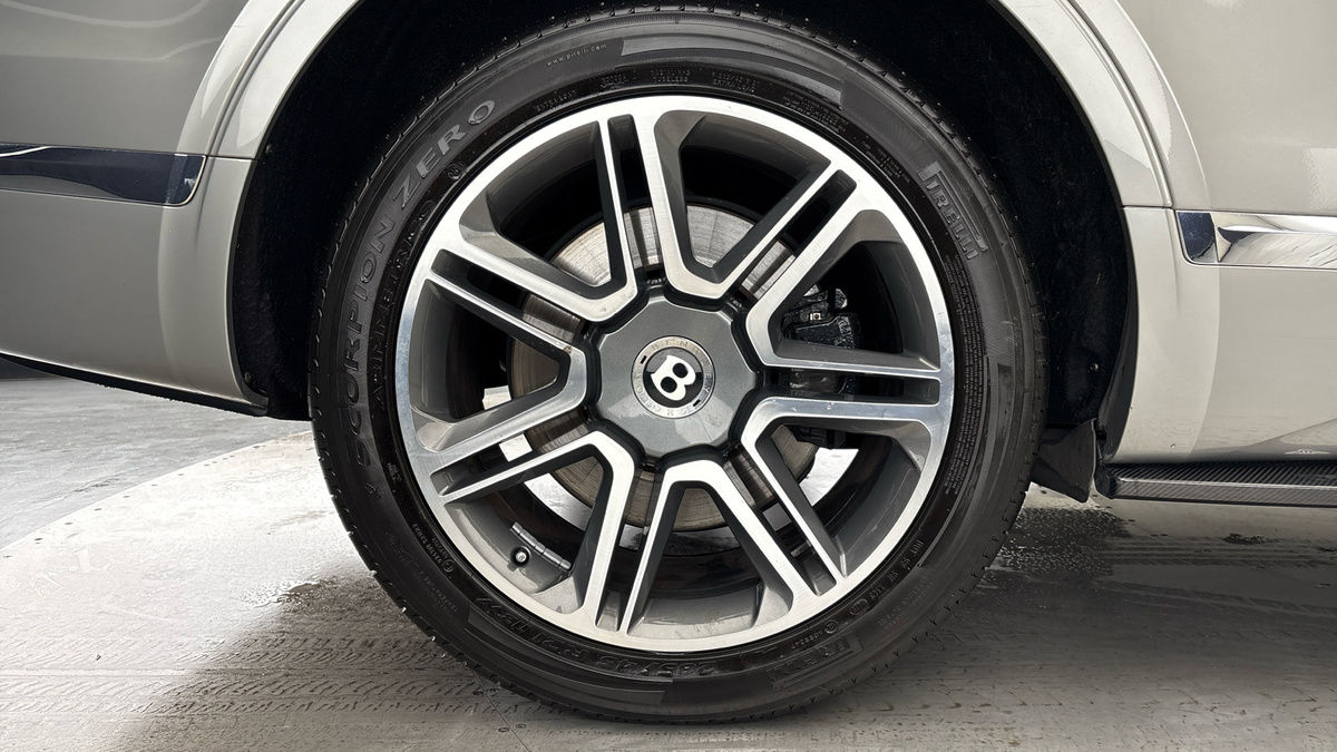 Used Bentley Bentayga 2018 for sale - 76559619: Photo 10