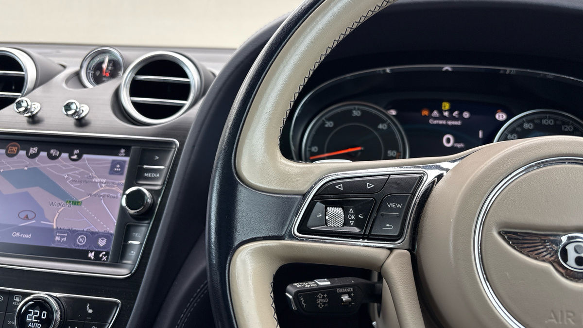 Used Bentley Bentayga 2018 for sale - 76559619: Photo 13