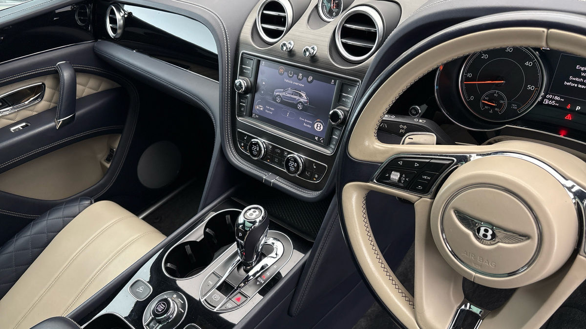 Used Bentley Bentayga 2018 for sale - 76559619: Photo 18