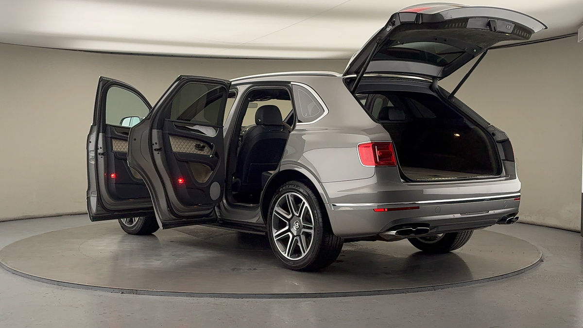 Used Bentley Bentayga 2018 for sale - 76559619: Photo 49