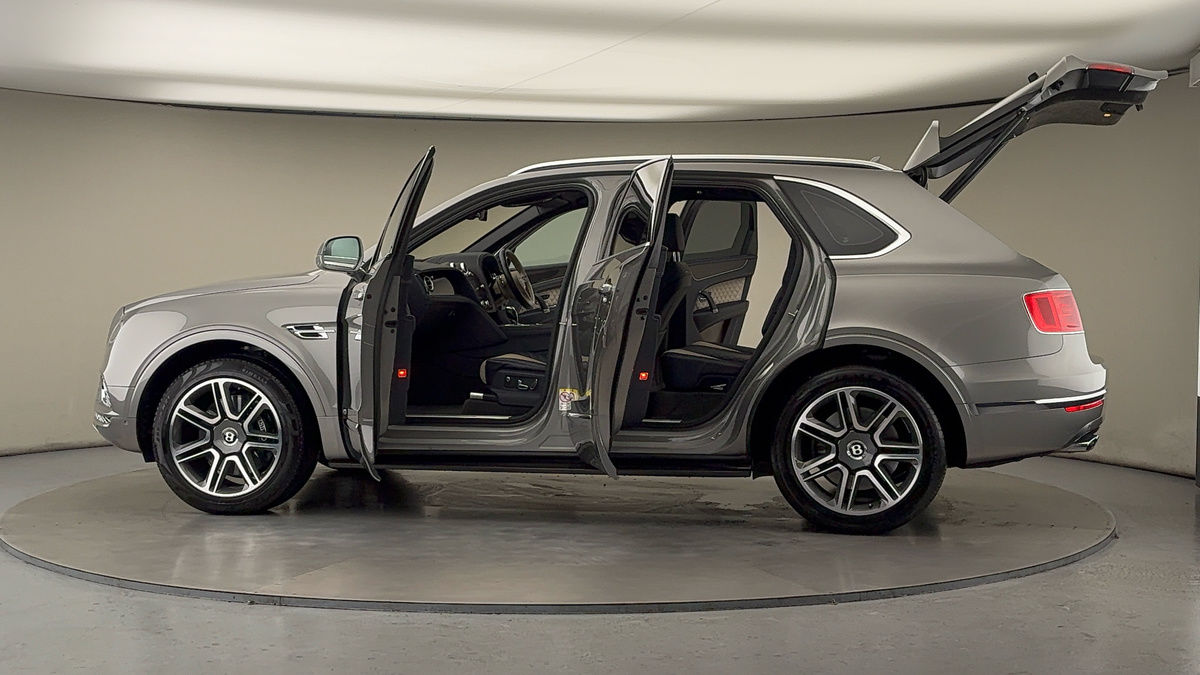 Used Bentley Bentayga 2018 for sale - 76559619: Photo 52