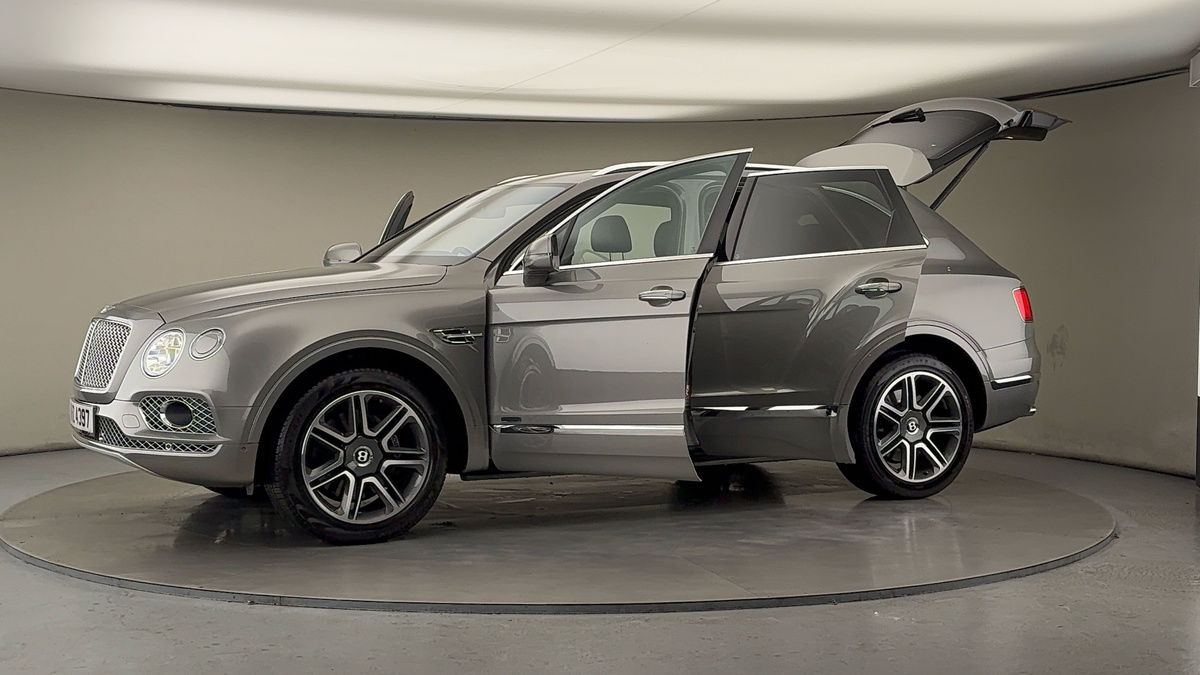 Used Bentley Bentayga 2018 for sale - 76559619: Photo 54