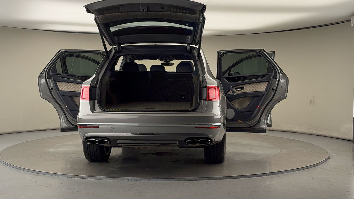 Used Bentley Bentayga 2018 for sale - 76559619: Photo 66