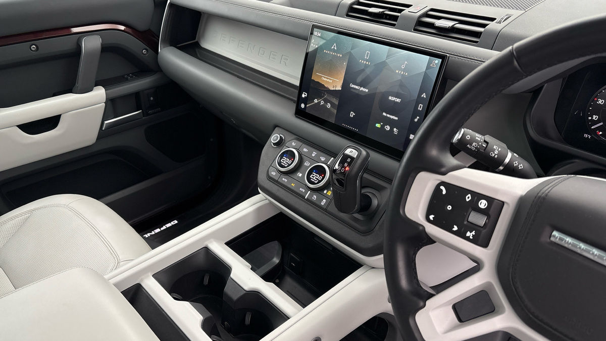 Used Land Rover Defender 130 2024 for sale - 76081589: Photo 18