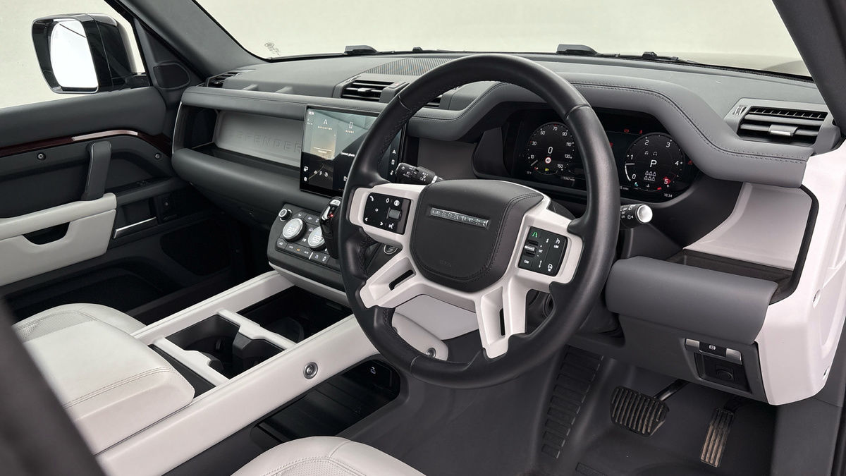 Used Land Rover Defender 130 2024 for sale - 76081589: Photo 5