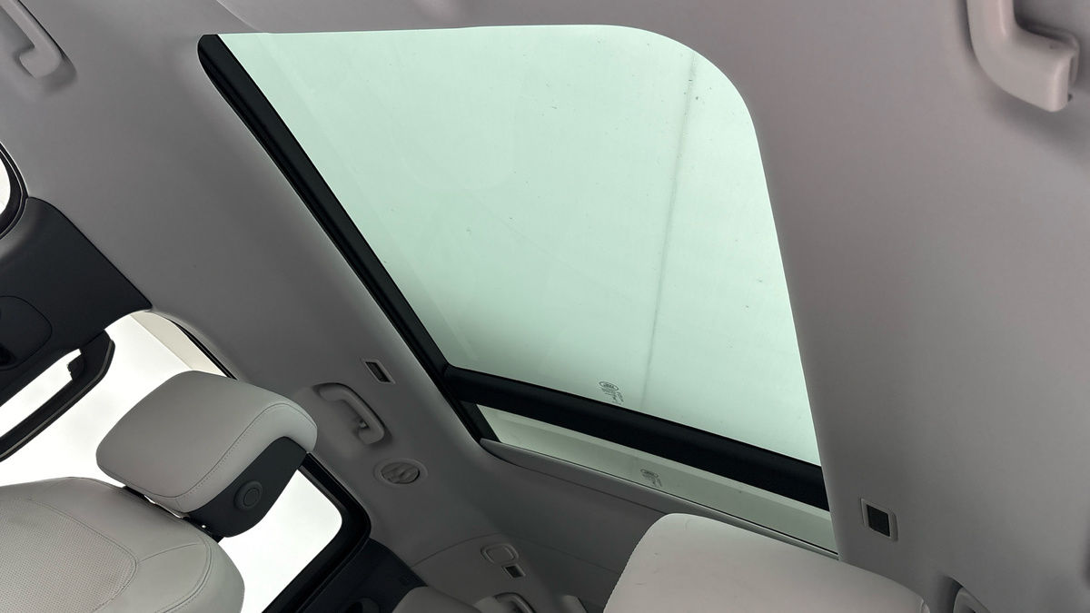 Used Land Rover Defender 130 2024 for sale - 76081589: Photo 6